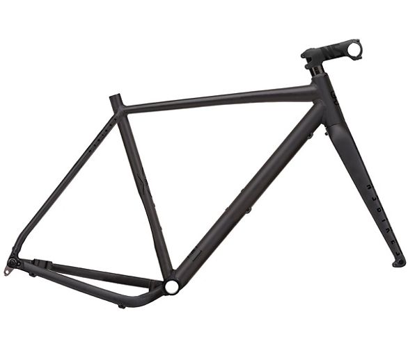 https://media.chainreactioncycles.com/is/image/ChainReactionCycles/prod165977_Black_NE_01?wid=586&amp;hei=498