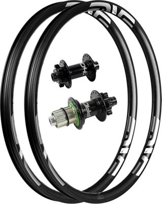 ENVE M730 Carbon MTB Rims with Pro 4 Hubs - Noir - Blanc - 12x148mm / 15x110mm Shimano, Noir - Blanc